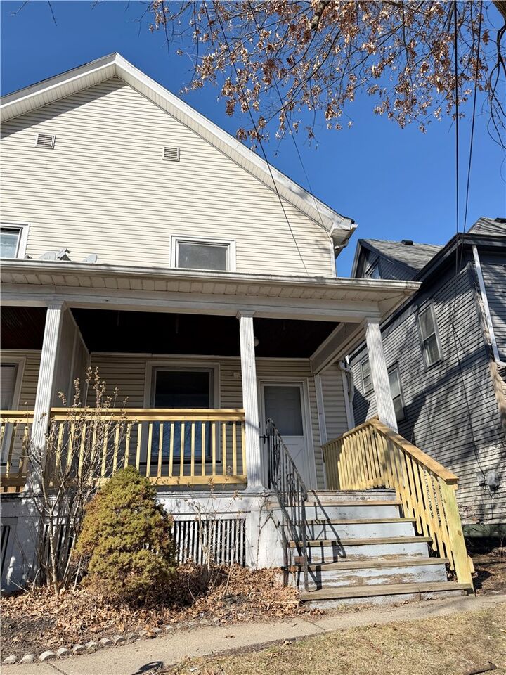 Property Photo:  139 Park Ave 1/2  PA 16101 