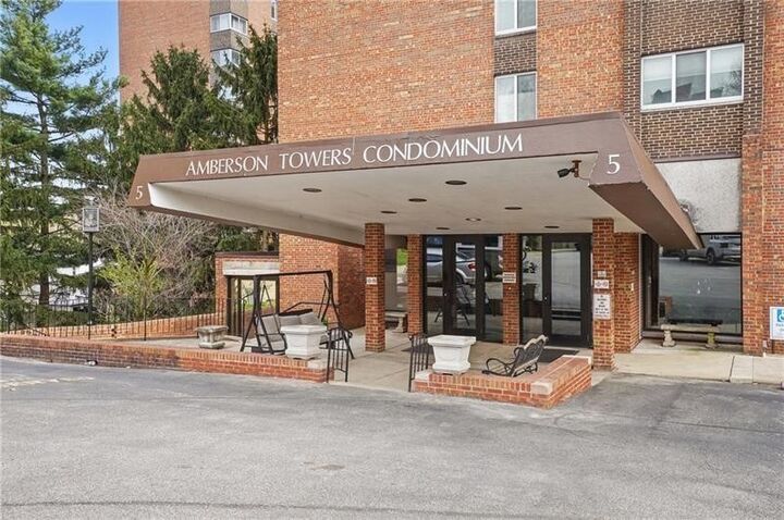 Property Photo: 5 Bayard Road 100 PA 15213