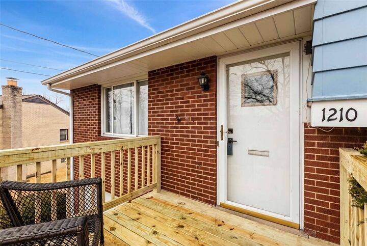 Property Photo:  1210 Linden St  PA 15024 