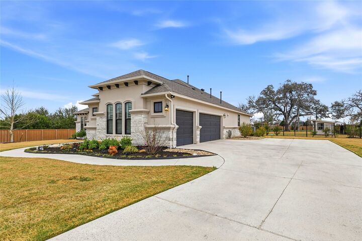 Property Photo:  201 Miranda Way  TX 78633 