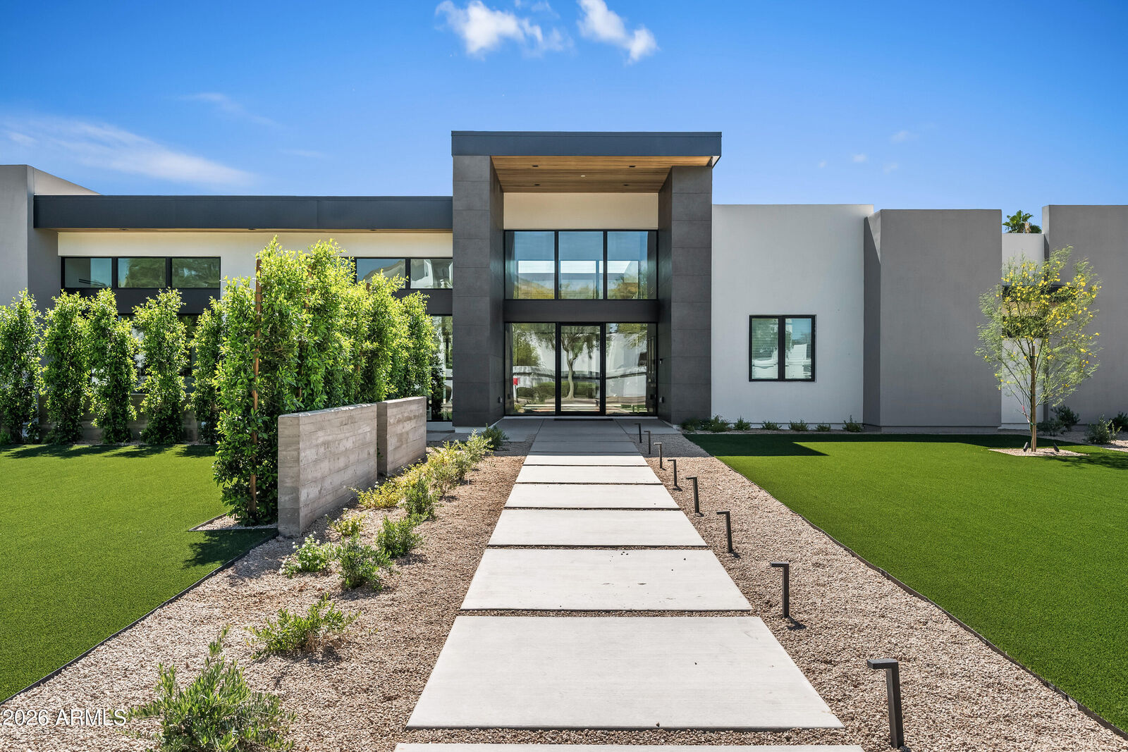 Property Photo:  10420 N 64th Place  AZ 85253 