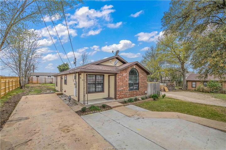 Property Photo: 907 West 16th Street TX 77803