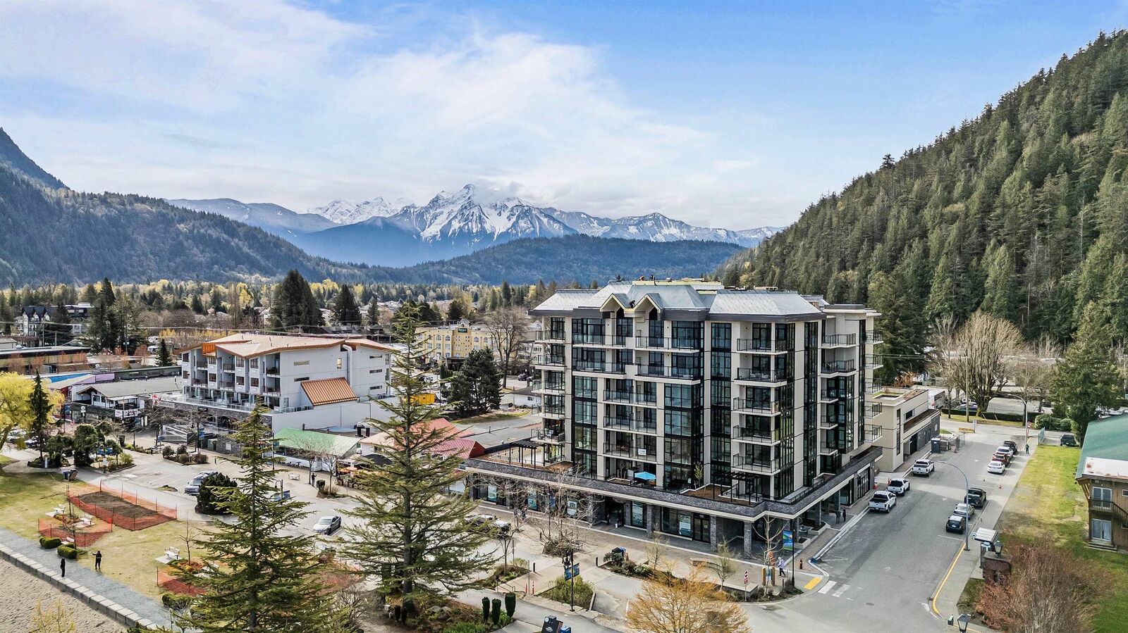 Property Photo: 120 Esplanade Avenue 608 BC V0M 1K0