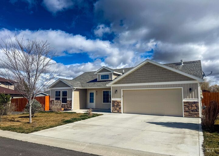 Property Photo:  933 Applewood Dr  ID 83316 