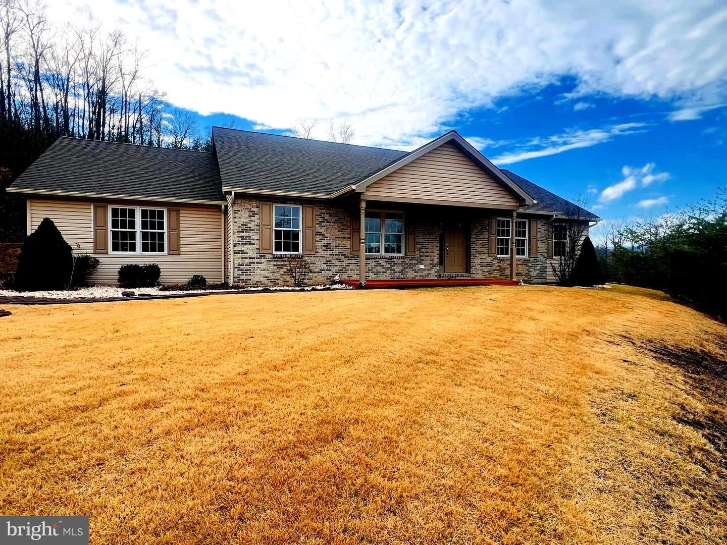 Property Photo:  956 S Lakewood Drive  WV 26753 