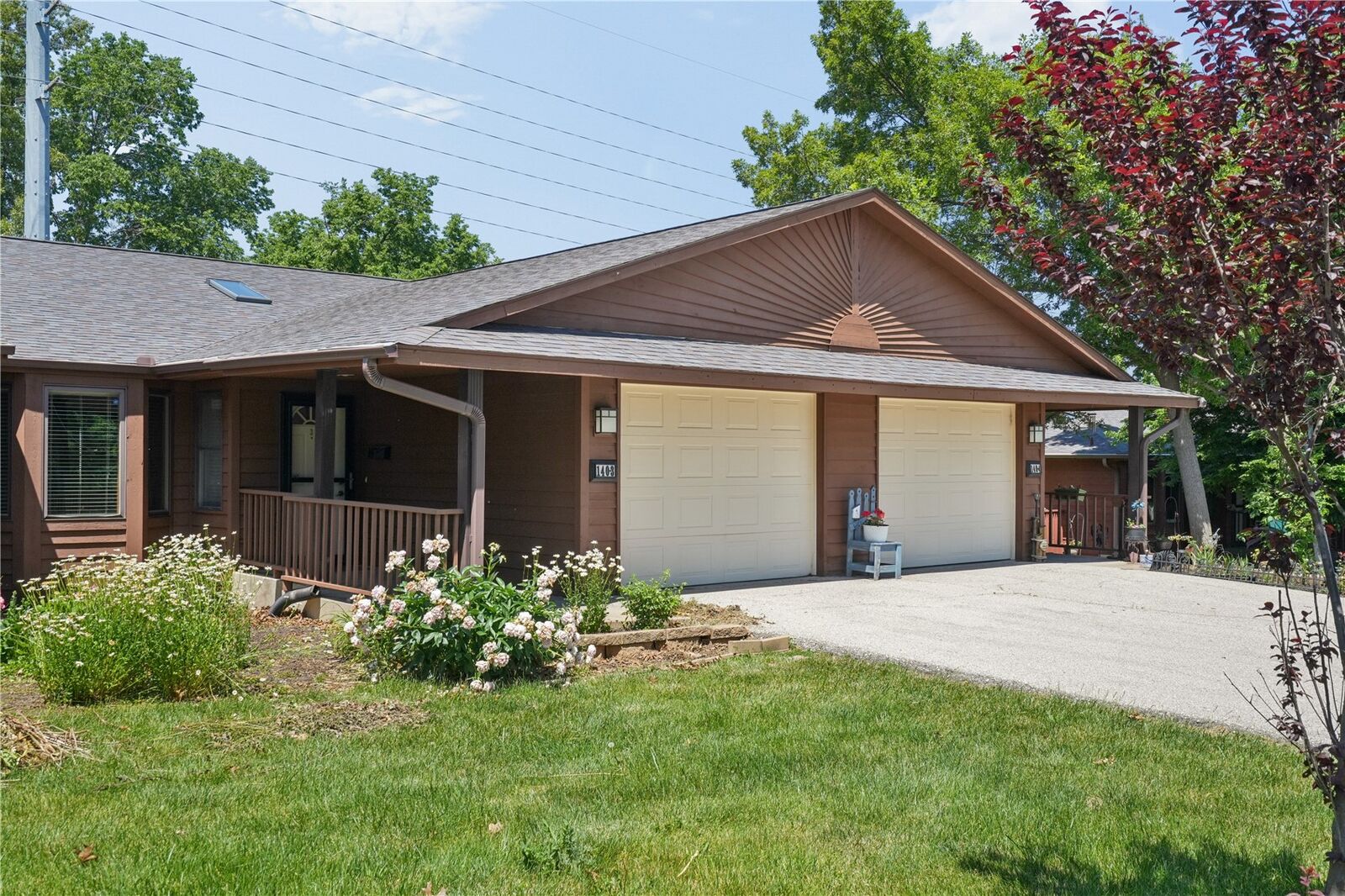 Property Photo: 140 35th St Drive SE 3 IA 52403