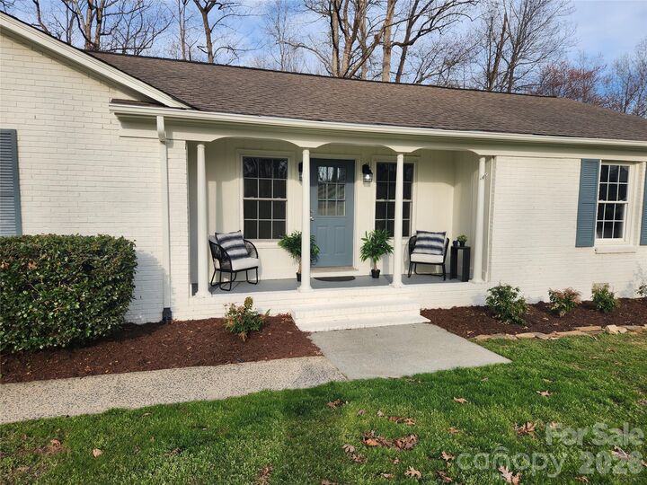 Property Photo:  2411 Kimway Drive  NC 28105 