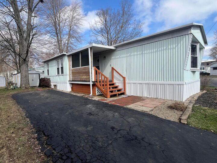 Property Photo:  52 Estates Lane  OH 43068 