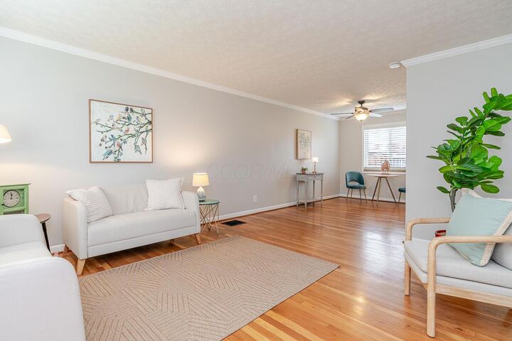 Property Photo:  1872 Kentwell Road  OH 43221 