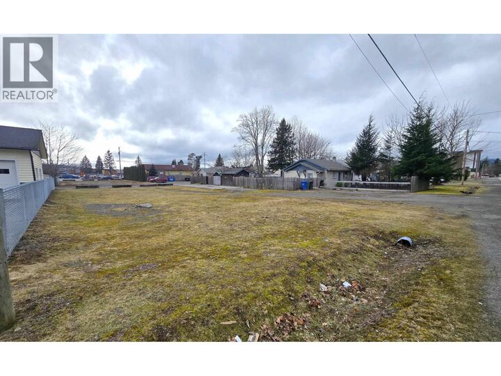 Property Photo:  4727 Park Avenue  BC V8G 1W2 