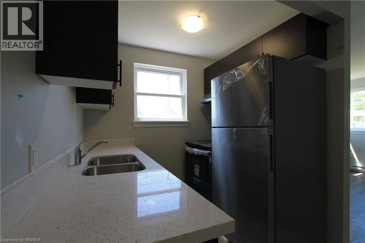 Property Photo:  116 King Edward Avenue 9  ON N5Z 3T1 