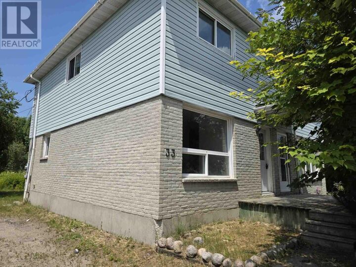33 Winnipeg St S — photo 1