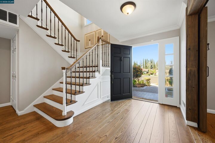 Property Photo:  920 Cochise Ct  CA 94598 