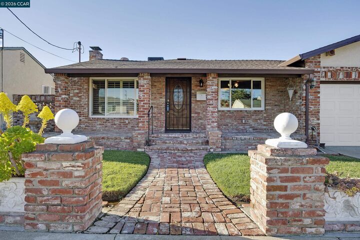 Property Photo:  3810 Shasta Cir  CA 94565 