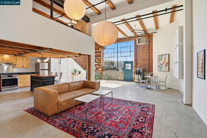 Property Photo:  1920 Union St 8  CA 94607 