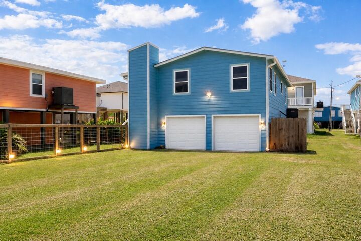 Property Photo: 315 Coral Court TX 77541