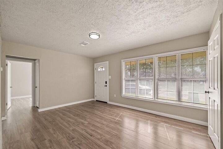 Property Photo: 1221 Parkway Street TX 77520