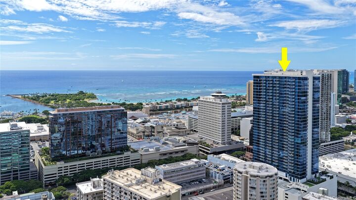 Property Photo:  629 Keeaumoku Street 2312  HI 96814 