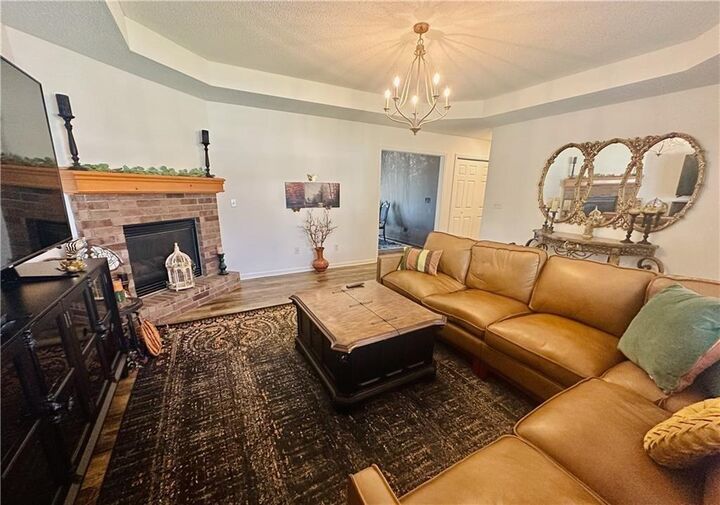 Property Photo:  727 Country Lane  MO 64083 