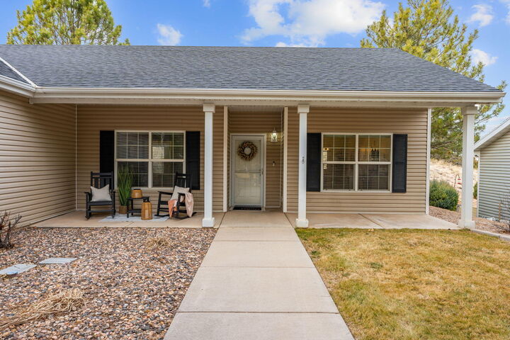 Property Photo: 367 N Tahquitz Dr UT 84720