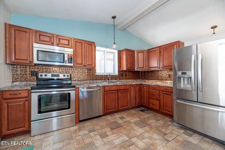 Property Photo:  112 Victoria Rd  TN 37763 