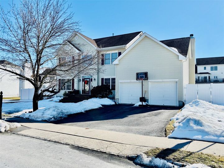 Property Photo:  3015 Molly Pitcher Drive  NY 12553 