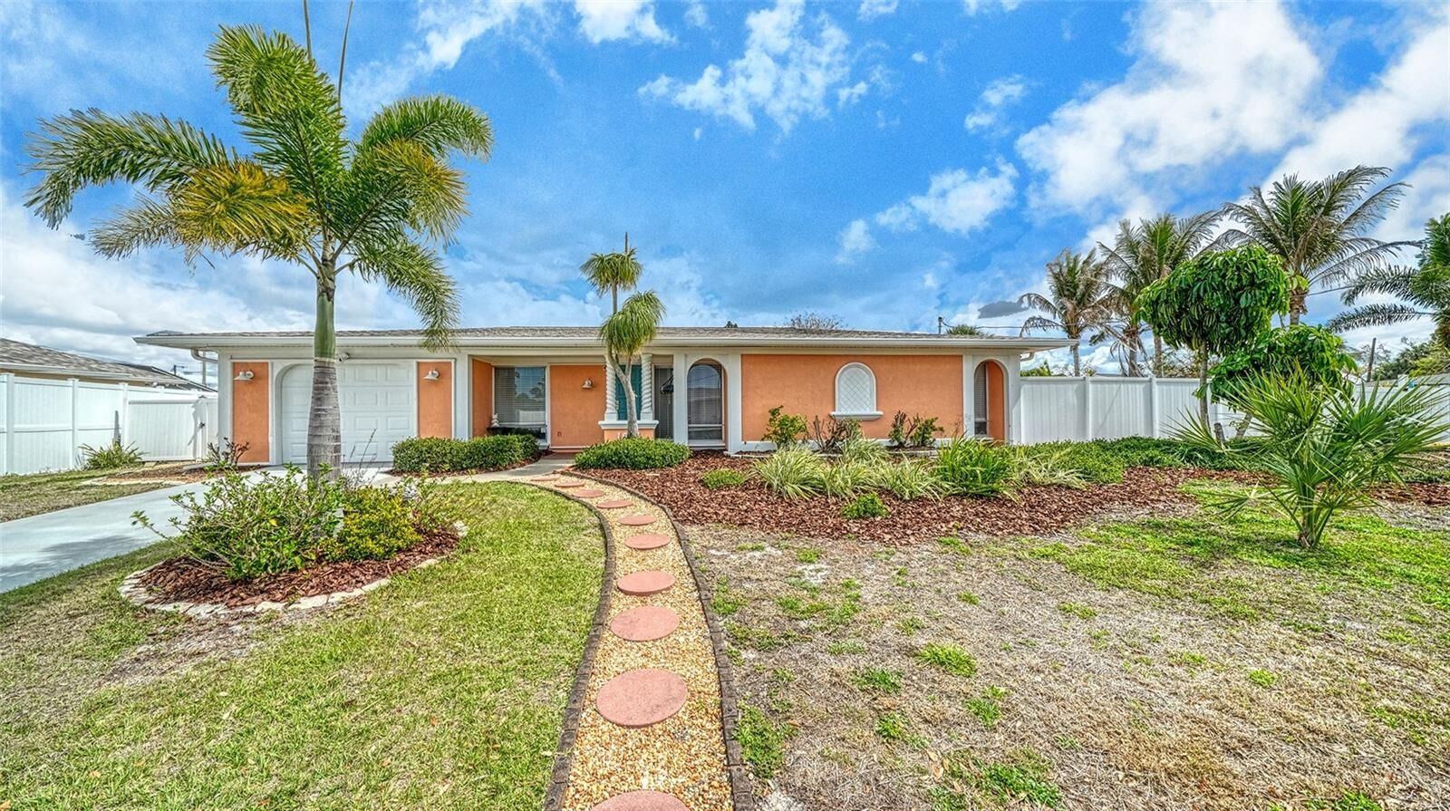 Property Photo:  1514 Pamela Street  FL 34275 