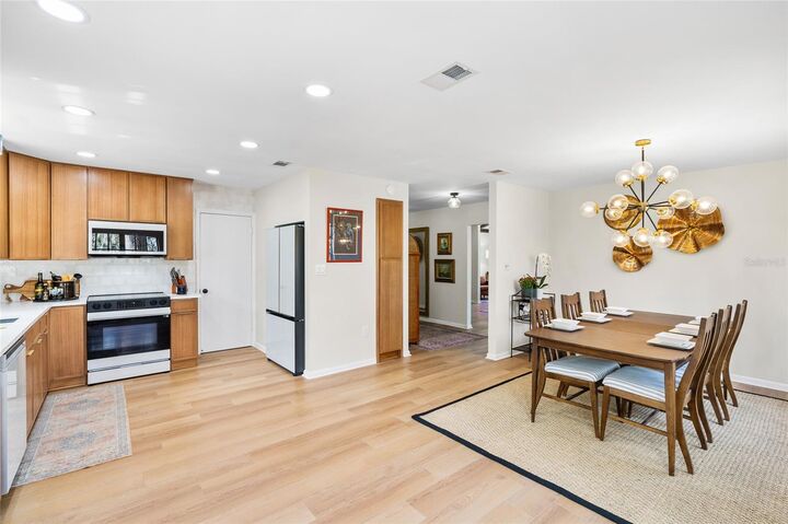 Property Photo:  6906 Valrie Lane  FL 33569 