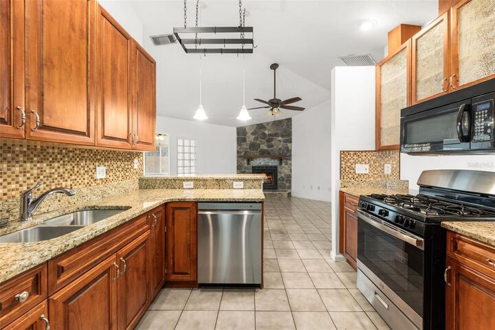 Property Photo:  4817 NW 37th Place  FL 32606 