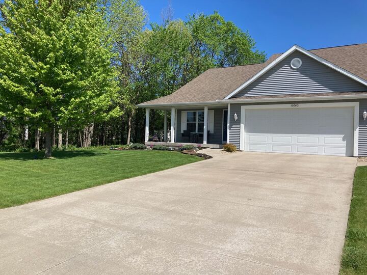 Property Photo:  10360 Laurel Woods Place  MI 48623 