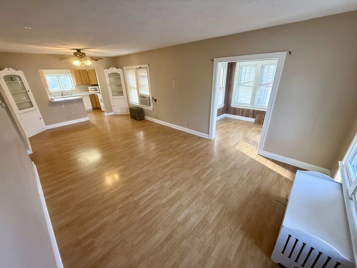 Property Photo:  