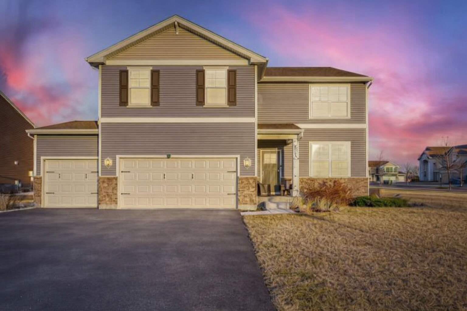 Property Photo: 601 Ironwood Avenue IL 60543
