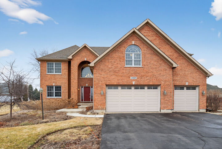 Property Photo:  11809 Strawberry Lane  IL 60142 