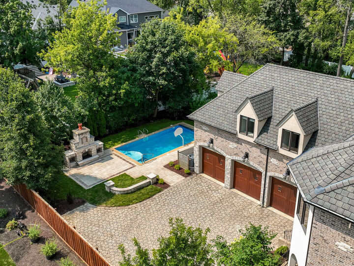 Property Photo:  712 E Hillside Road  IL 60540 