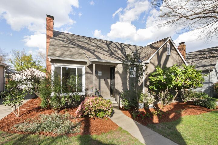 Property Photo:  963 Robertson Way  CA 95818 