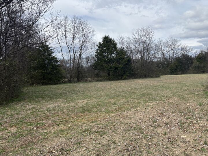 Property Photo:  111 Eatherly Dr  TN 37087 