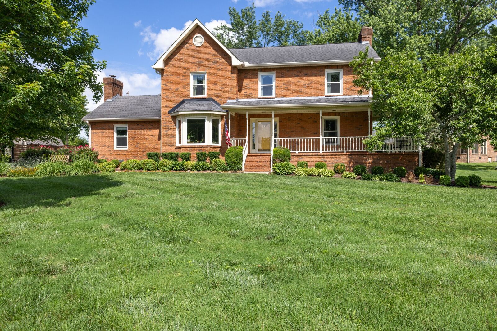 Property Photo:  709 Harris Dr  TN 37066 