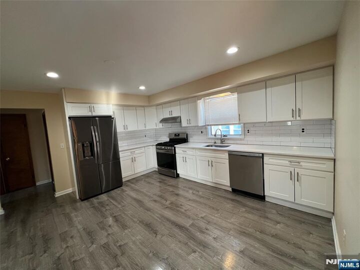 Property Photo:  110 Stevens Place 2  NJ 07031 