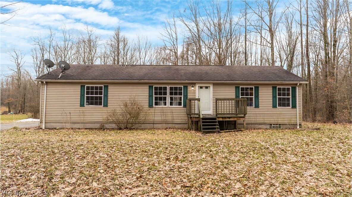Property Photo: 1367 Housel Craft Road OH 44402