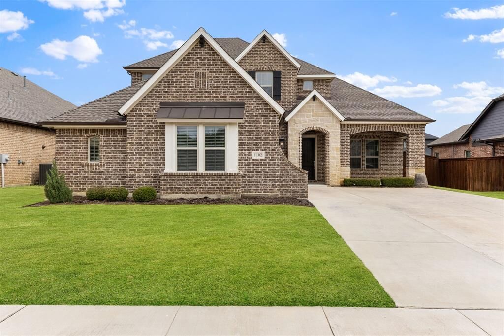 Property Photo:  1102 Cordova Street  TX 76063 