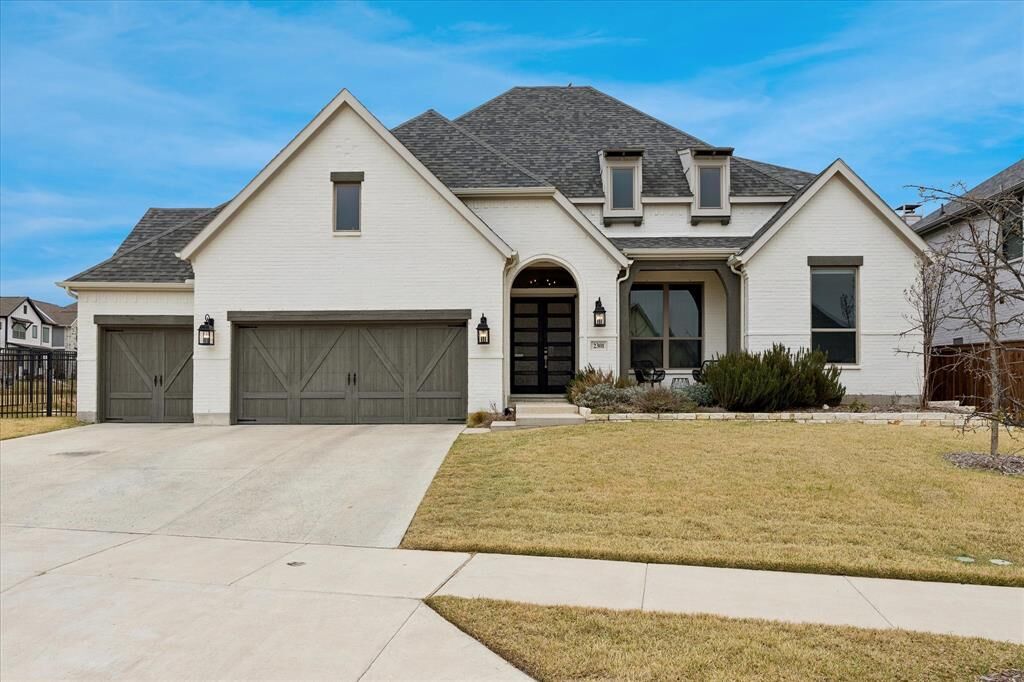 Property Photo:  2301 Sandlin Drive  TX 76008 