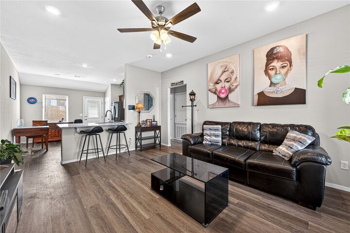 Property Photo:  2961 W Maclaren Street  AR 72704 