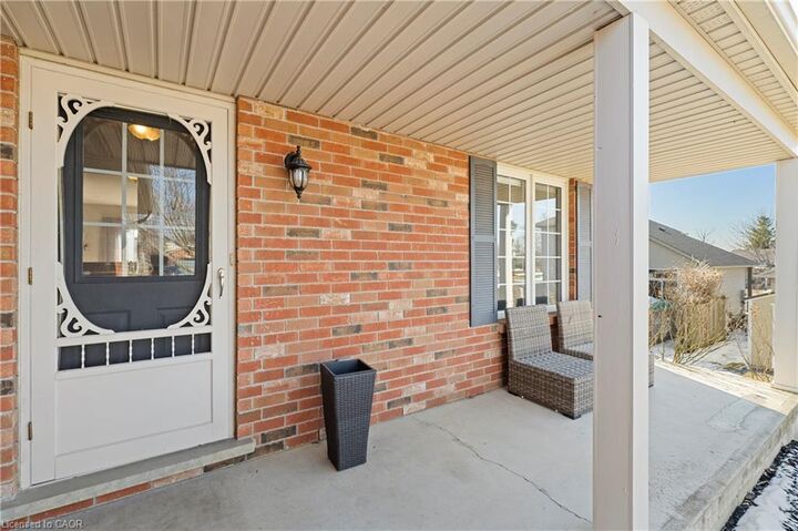 Property Photo:  77 Morgan Drive  ON N3W 2L6 