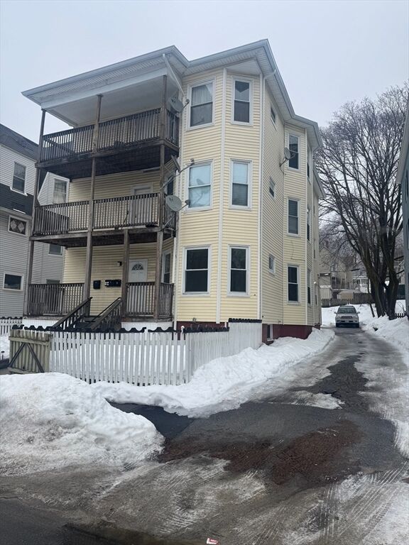 Property Photo:  16 Ashton Street 1  MA 01605 