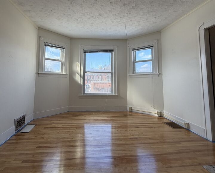 Property Photo:  346 Lovell St 3  MA 01602 