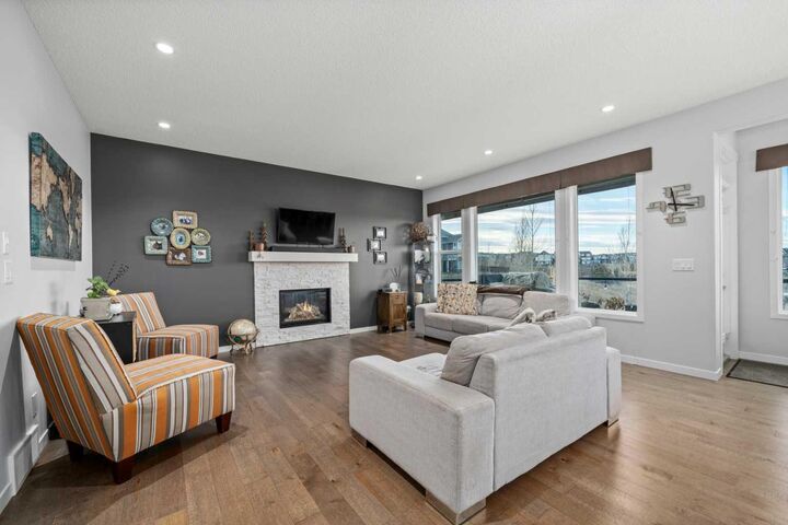 Property Photo:  71 Nolanfield Crescent NW  AB T3R 0L7 