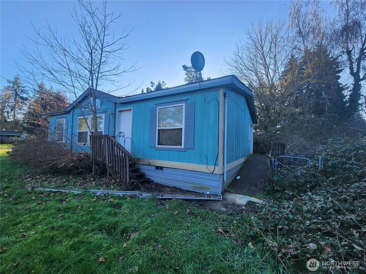 Property Photo:  2708  Trevue Avenue  WA 98512 