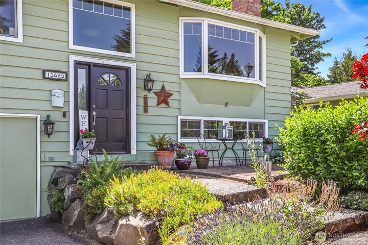 Property Photo:  13629 SE 171st Place  WA 98058 