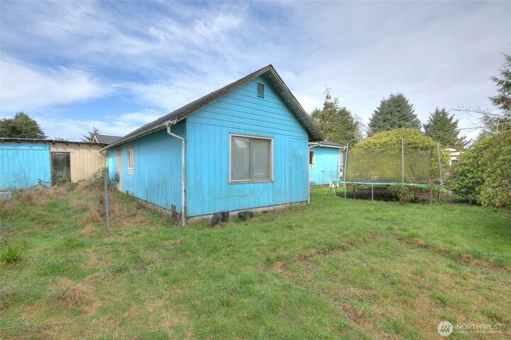 Property Photo:  102  Elma Street  WA 98535 