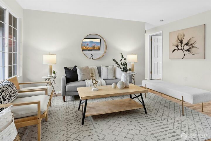 Property Photo:  2311  Jade Avenue  WA 98201 